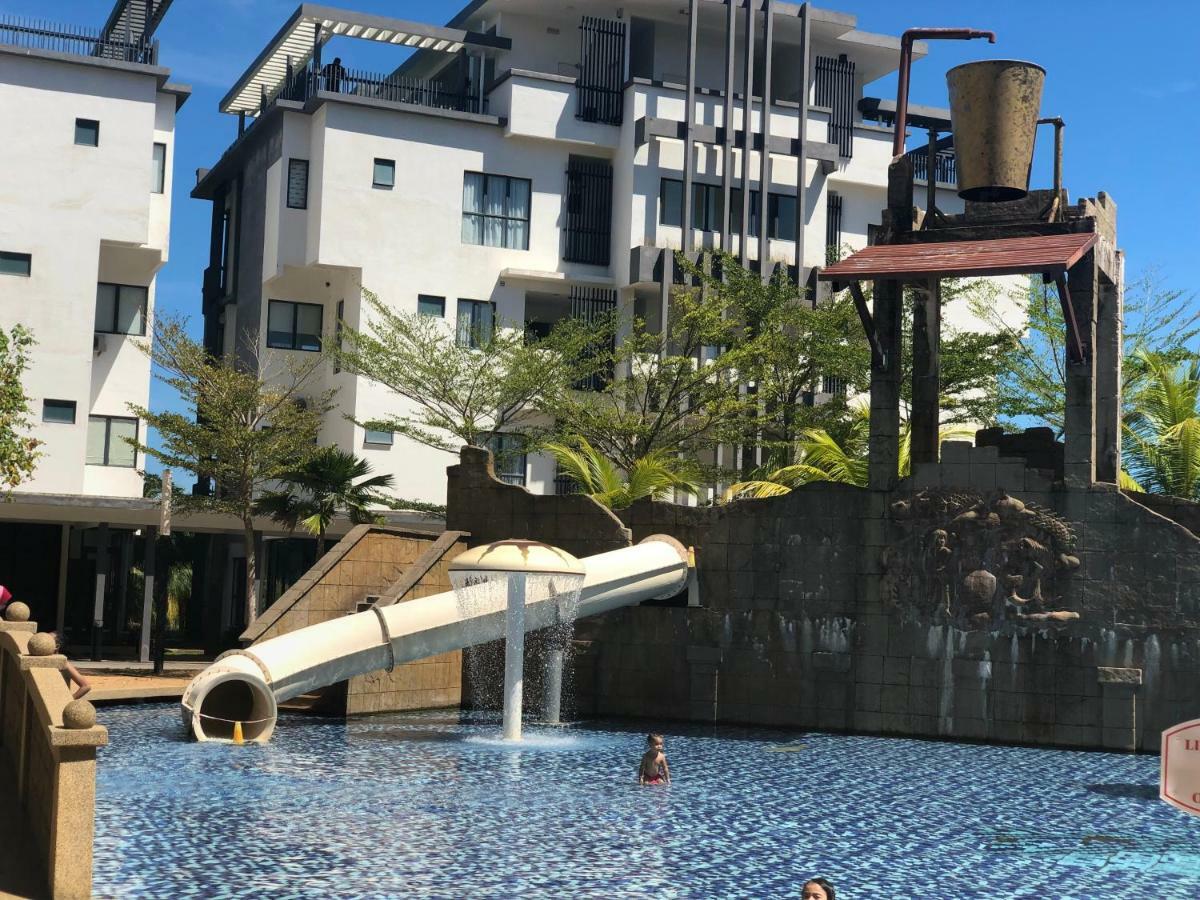Swiss Garden Pool Sea View Luxury & Family Pangsapuri